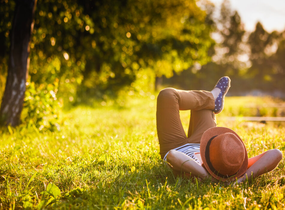 Trendy,Hipster,Girl,Relaxing,On,The,Grass